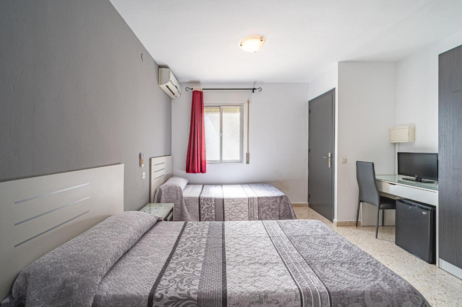 Hostal Ocana Manilva Exteriör bild